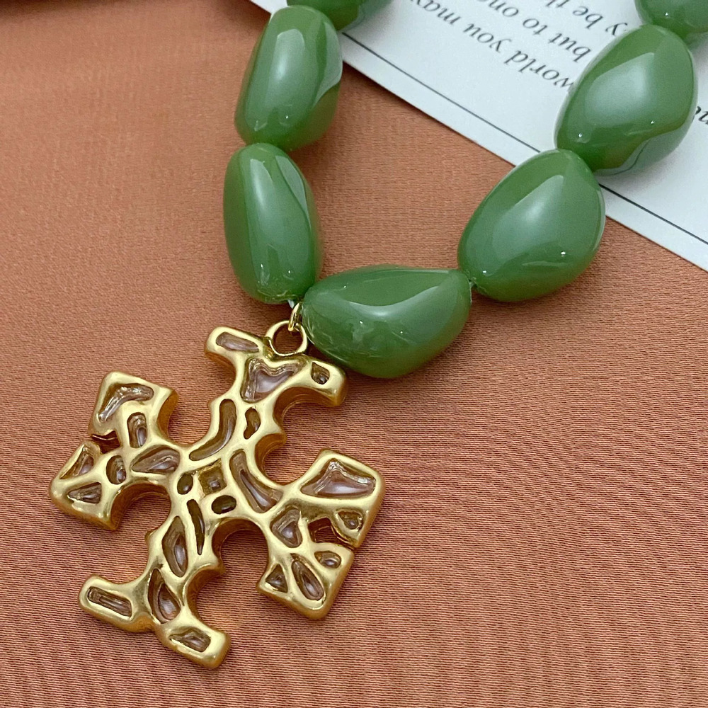 Tory Burch Casual Irregular Green Acrylic Beads 3D Letter Metal Necklace